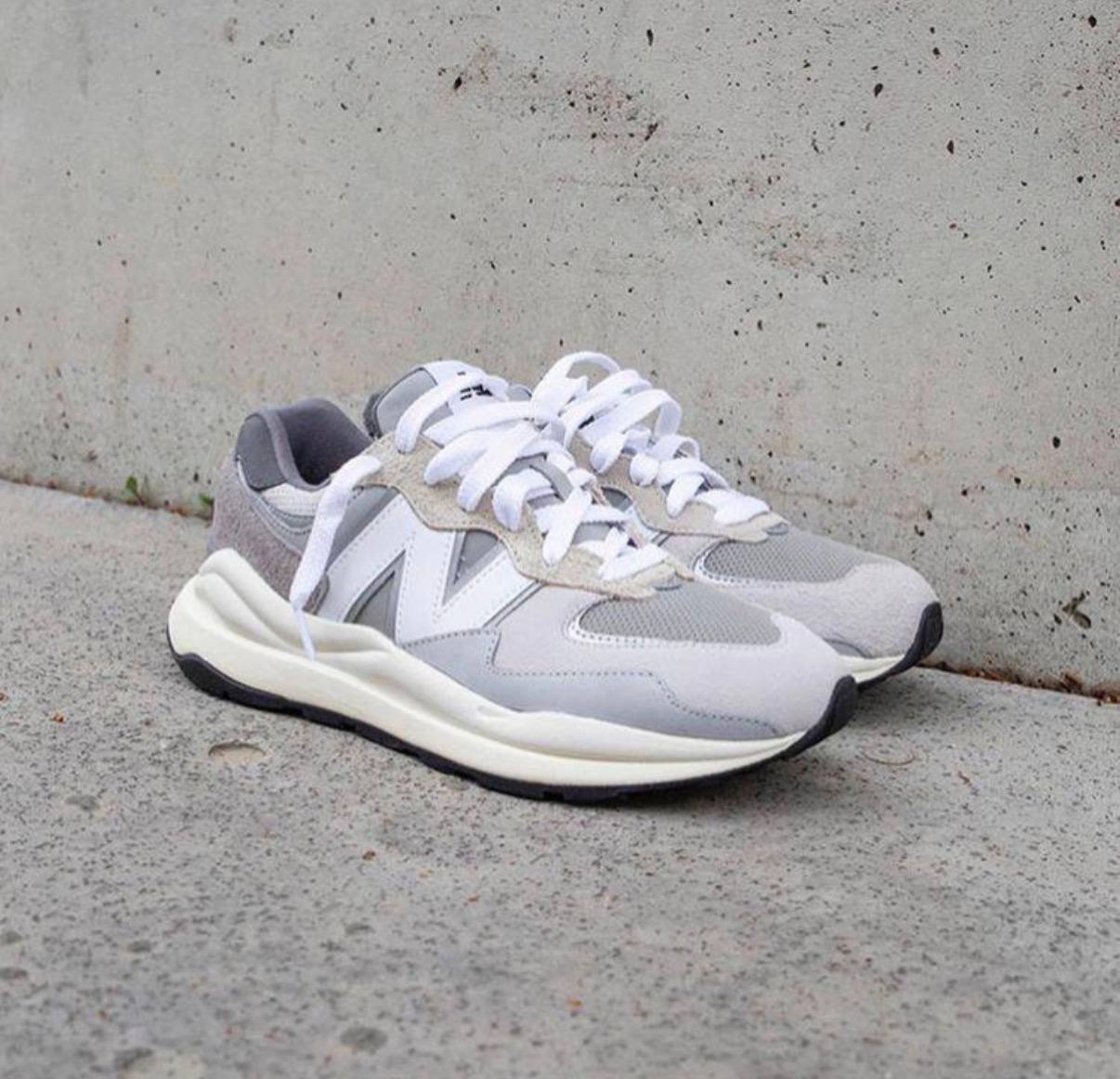 Zapatillas NB 5740 ✨
