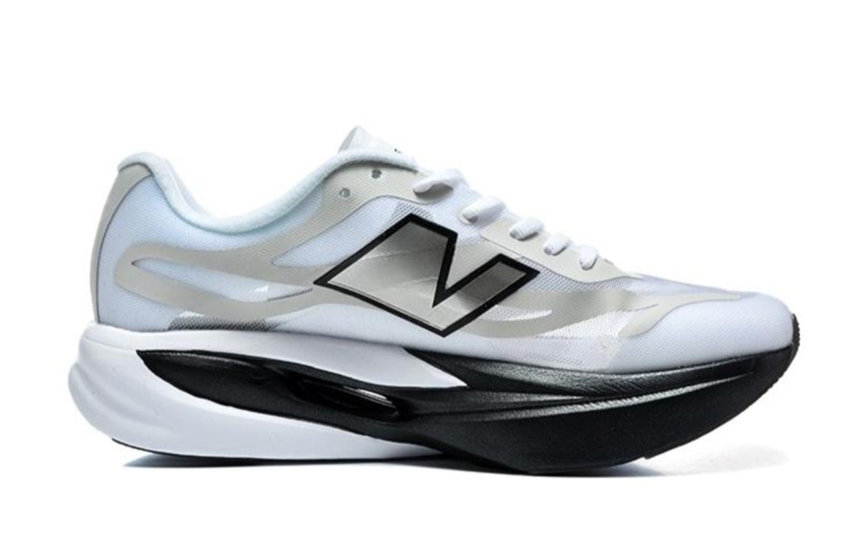 Zapatillas New Balance Fuelcell Rebel V5 (Yep) ✨