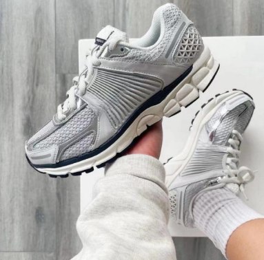 Chic Nike Vomero 5 ✨
