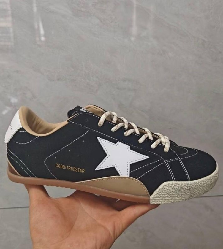 GOLDEN GOOSE Superstar —-> 27€ ✨