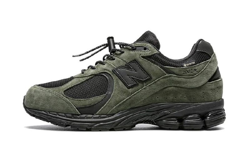 NEW BALANCE 2002R —-> 33€ ✨