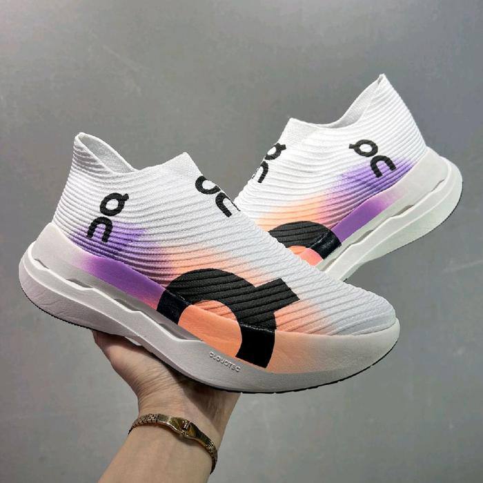 Zapatillas On Cloudboom Strike SL ✨