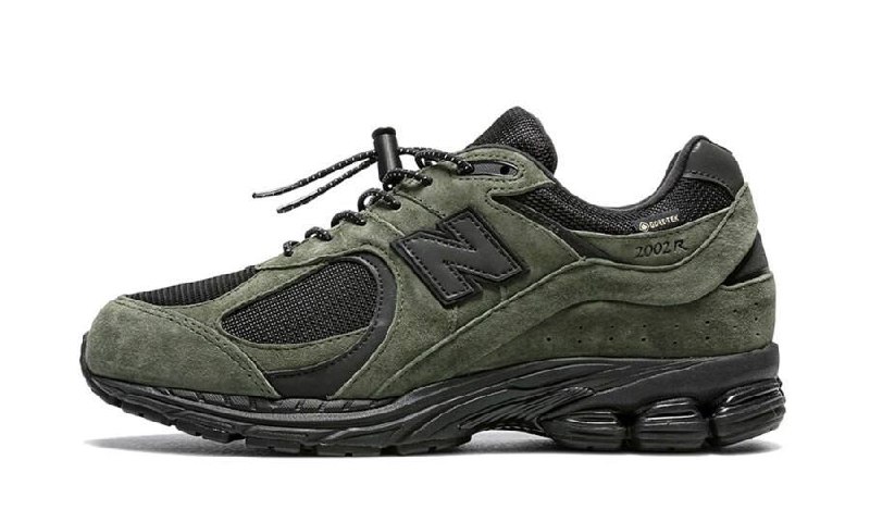 NEW BALANCE 2002R —-> 32€ ✨