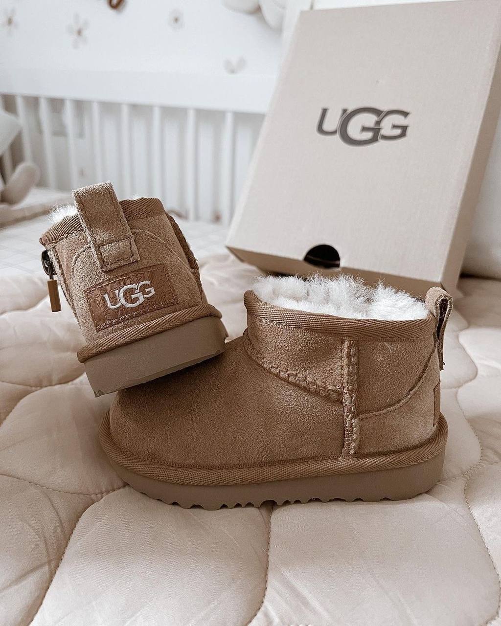 Botas Ugg Kids 👼🏻❄. ✨💫. 23€ ✨