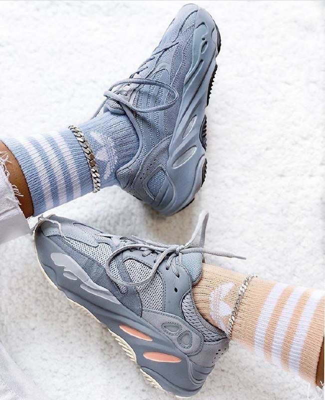 Zapatillas Adidas Yeezy Boost 700 ✨💫 ✨