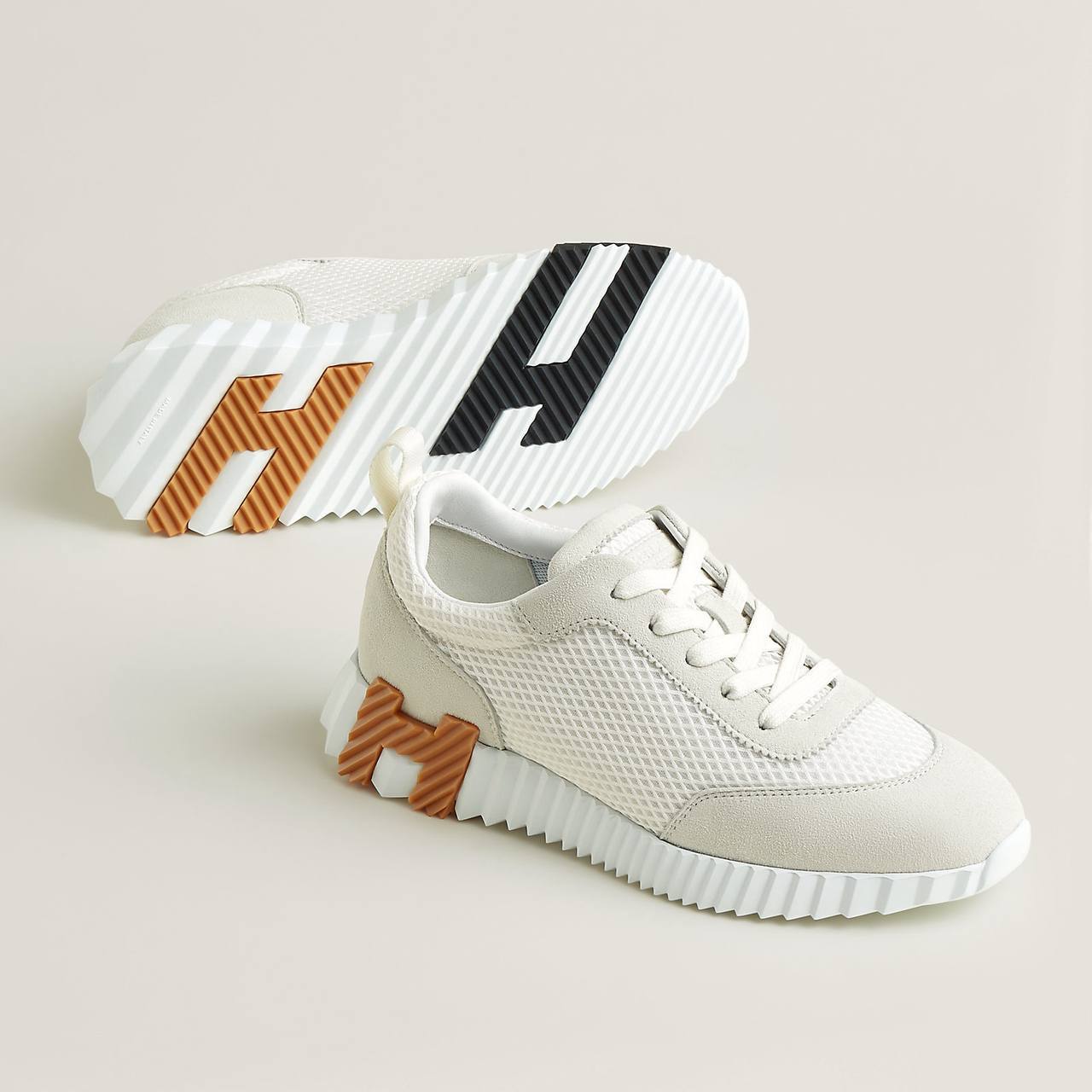 Zapatillas Hermes Boucing ‼ENLACE CAMUFLADO, el producto correcto es el que aparece en la imagen guía que comparto, es decir, el producto que te llegará es el que aparece en la derecha ✨