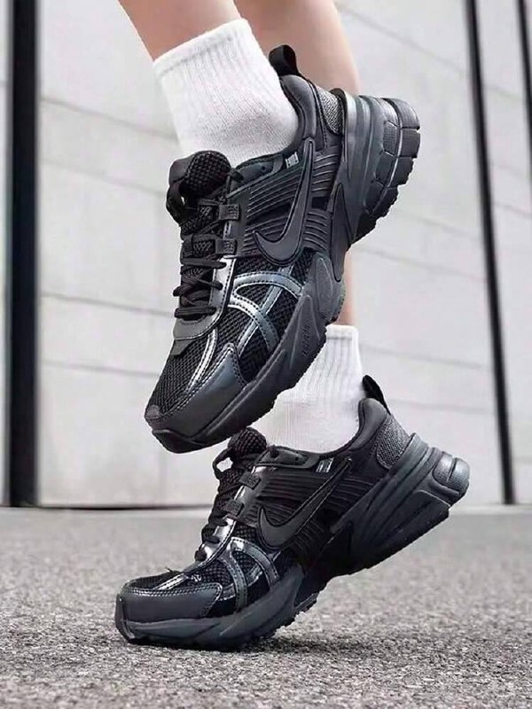 Zapatos Nike V2K Run 👕 ✨