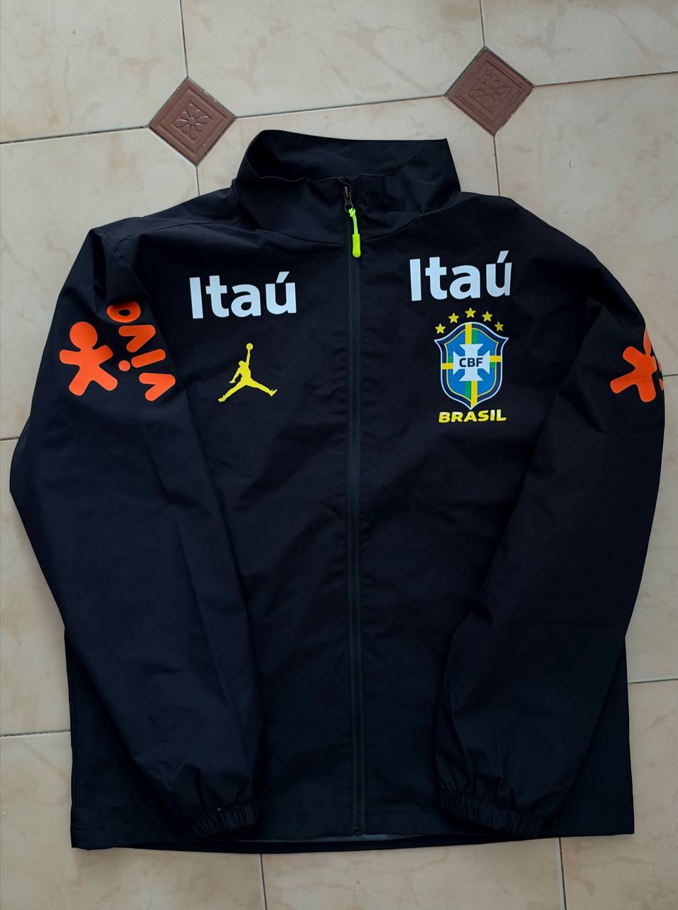 Cortavientos Jordan x Brasil 🆕 ✨
