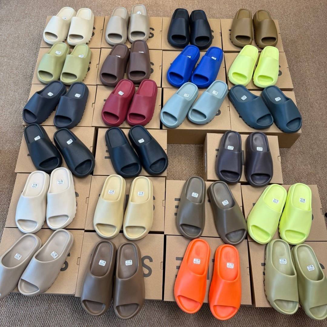 Adidas Yezzy Slide 🆕 ✨