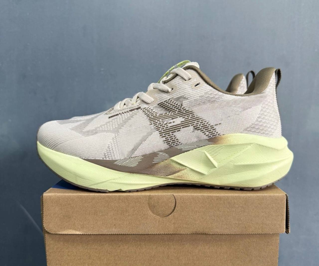 Zapatillas Asics Novablast ✨
